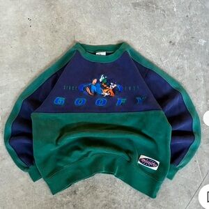 Vintage 90s Disney Men's Crewneck Sweater - Green and Navy